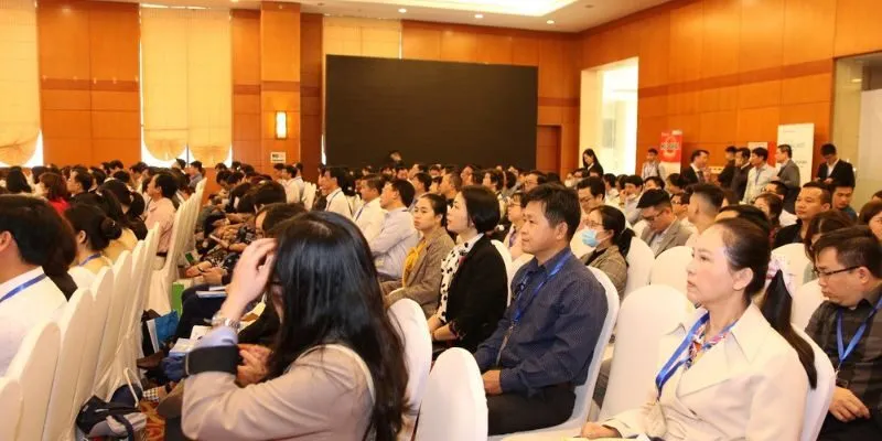tham dự Hội nghị khoa học Tai Mũi Họng