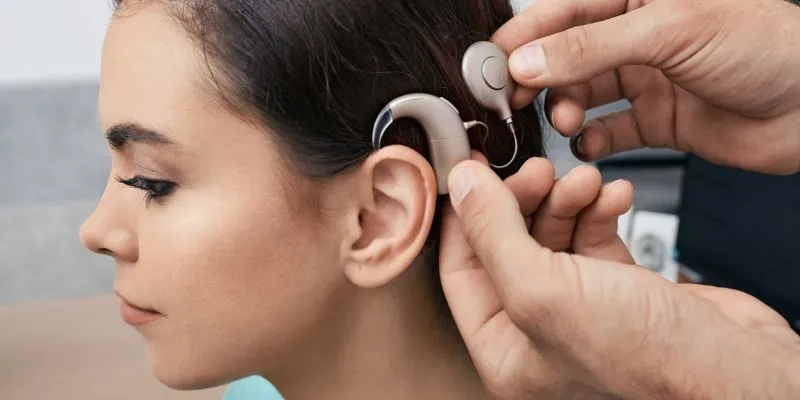 sử dụng ốc tai điện tử