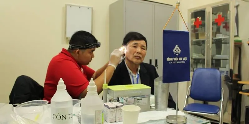 tặng máy trợ thính