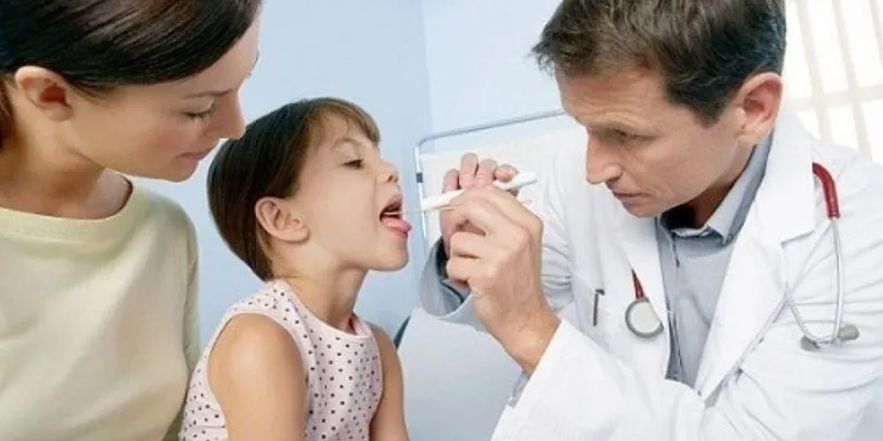 cắt amidan cho trẻ em